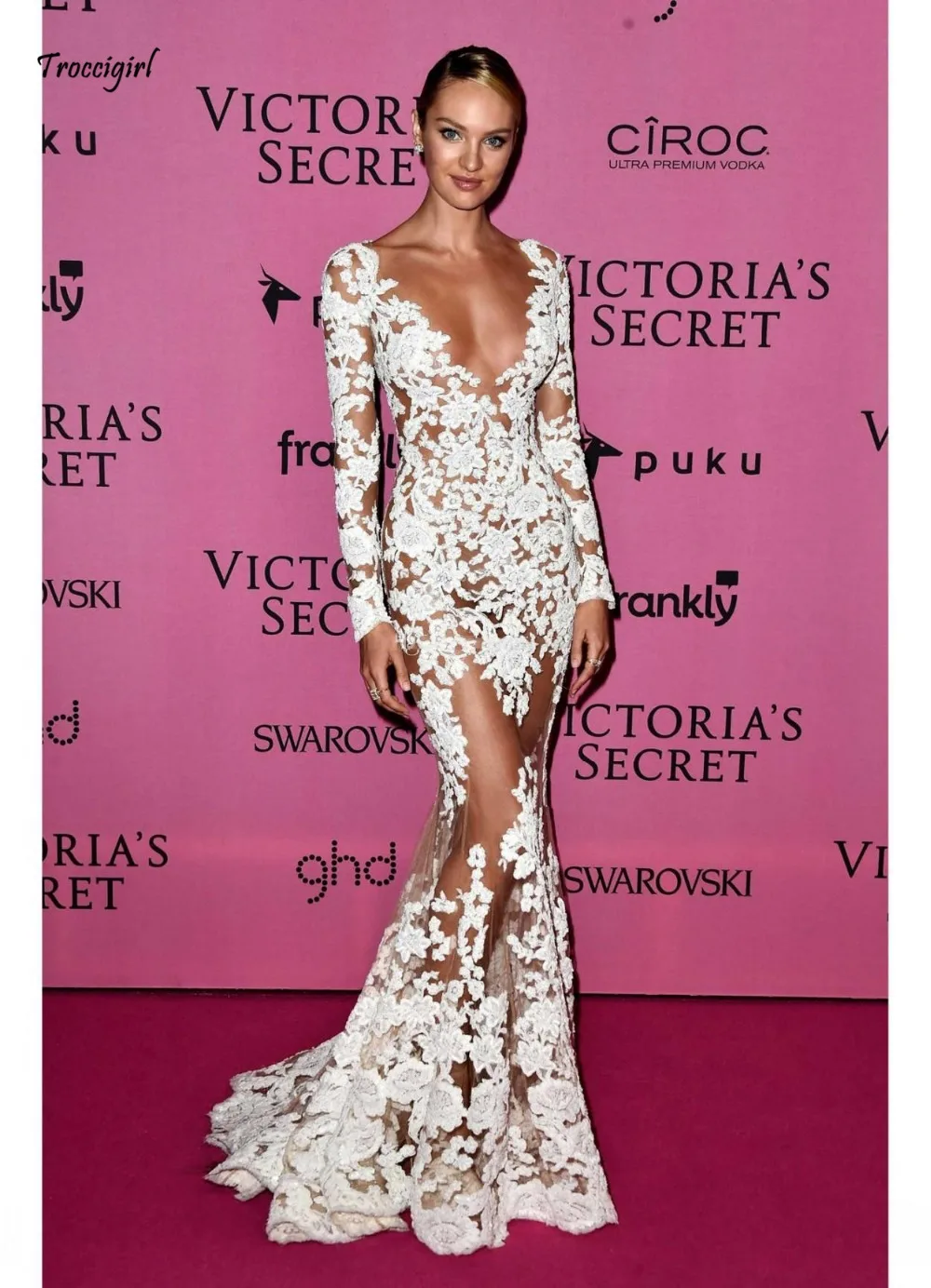 

Zuhair Murad 2019 Sheer Lace Evening Dresses Long Sleeves V Neck Appliques Long CANDICE SWANEPOEL Wears Illusion Prom Celebrity