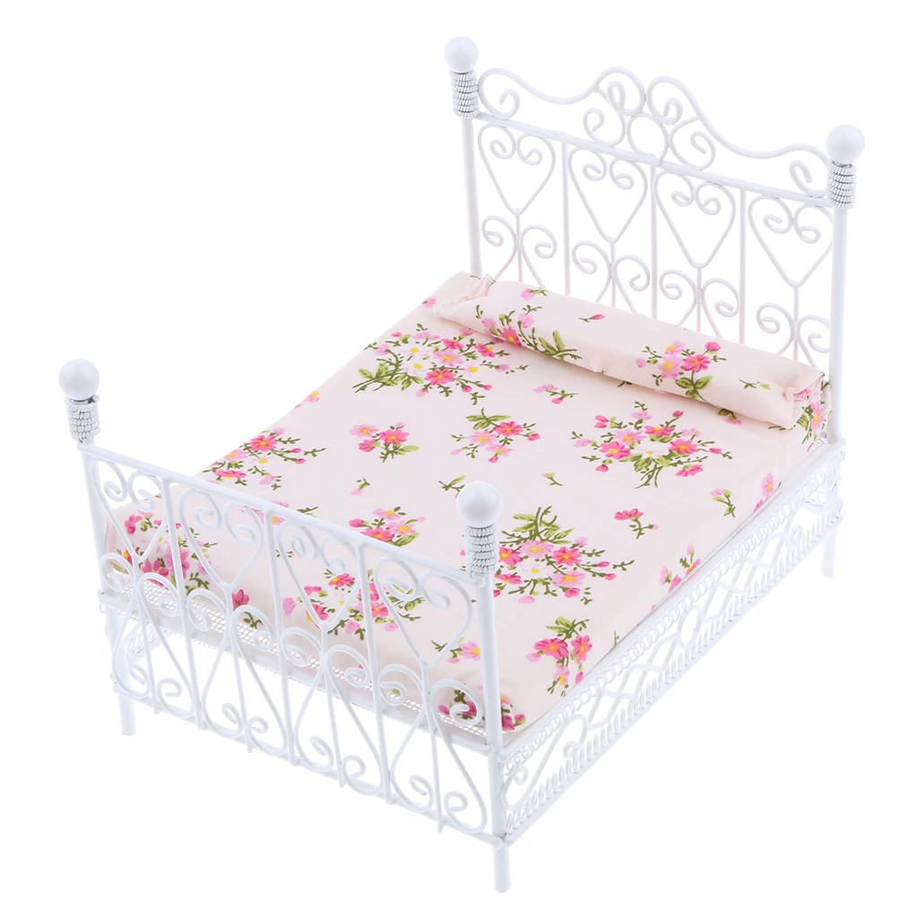 1: 12 кукольный домик миниатюрная мебель для спальни металлическая кровать с матрасом Аксессуар игрушка Винтажный стиль - Цвет: White