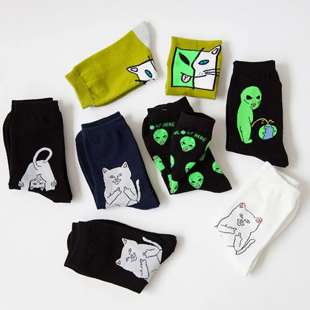 

New Autumn Winter Fashion 1Pair Unisex Cartoon Cat Art Funny Alien Planet Comfortable Creative Warm Cotton Halloween Party Socks