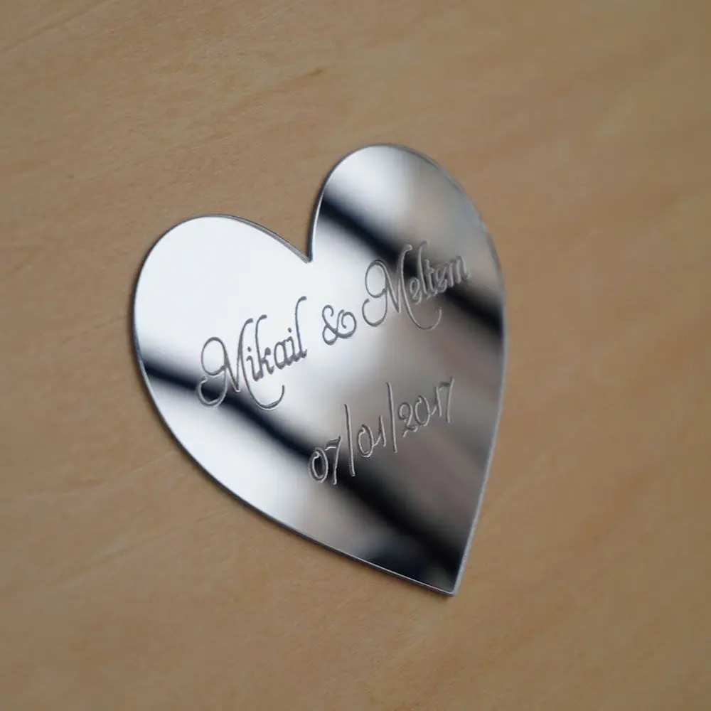 

30pcs 6cm Custom Wedding Name Mirror Small Heart Personalized Acrylic Sticker Invitation Cards Party Decor Favor Bridal Gift