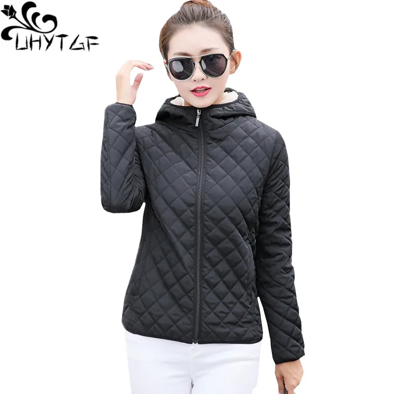 

UHYTGF Winter Outerwear Parker Womens short lambswool Plus velvet warm Coat Thin and light Hooded Slim Cotton jacket Female 22