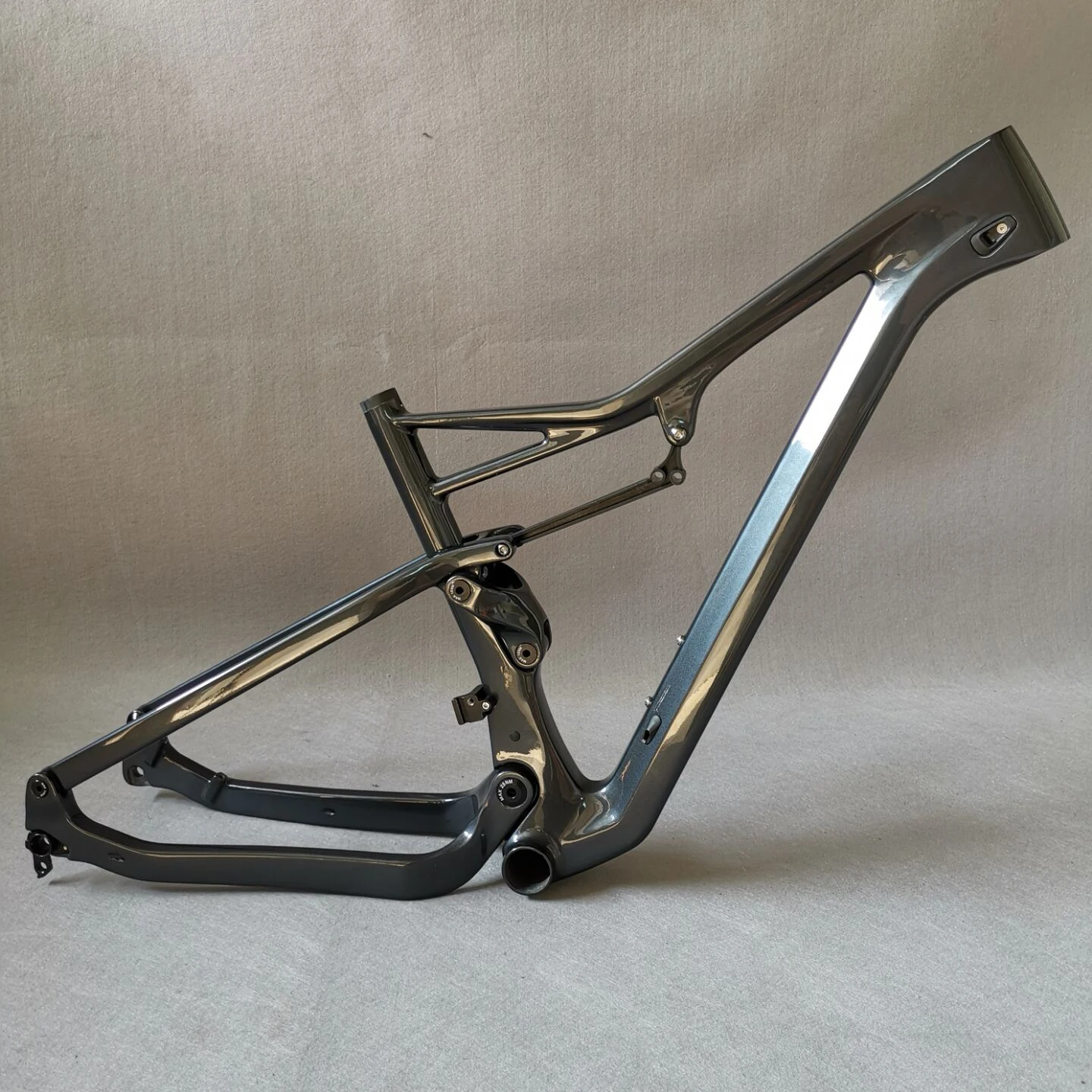 Cheap 2019 Free shipping suspension frame 27.5er boost and 29er Boost MTB carbon bike frame XC 29er boost suspension frame Metal gray 7 Cheap 2019 Free shipping suspension frame 27.5er boost and 29er Boost MTB carbon bike frame XC 29er boost suspension frame Metal gray 7