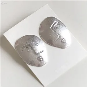 AOMU Hot Sale Fashion Jewelry Rings Metal Abstract Face Mask Marble Rings Index Finger Rings For Woman Jewelry Gift