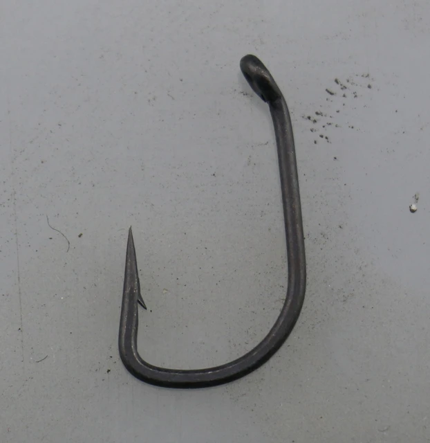100 x Wide Gape Hook with Straight Point for Carp Fishing Micro Barbed,  Heavily Forged, Chemically