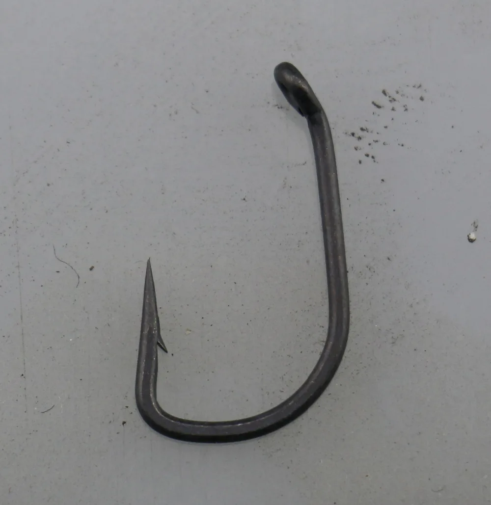 

100 x Wide Gape Hook with Straight Point for Carp Fishing Micro Barbed, Heavily Forged, Chemically Sharpened Fishing Hooks