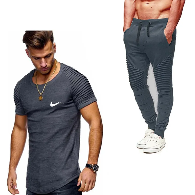 Летний Лидер продаж Для мужчин наборы плиссированные футболки + Штаны комплекты из двух предметов Повседневное спортивный костюм мужской