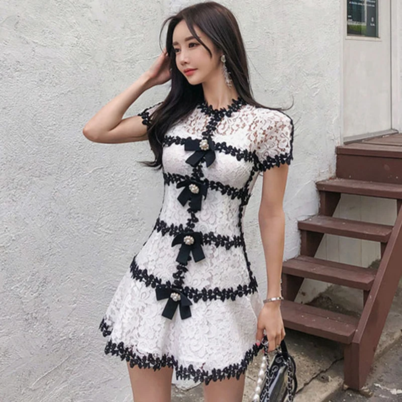 

SHTONGHUA 2019 New Fashion Runway Lace Patchwork Summer Dress Women Sweet Pearls Beading Bow Hollow Out Dress vestidos