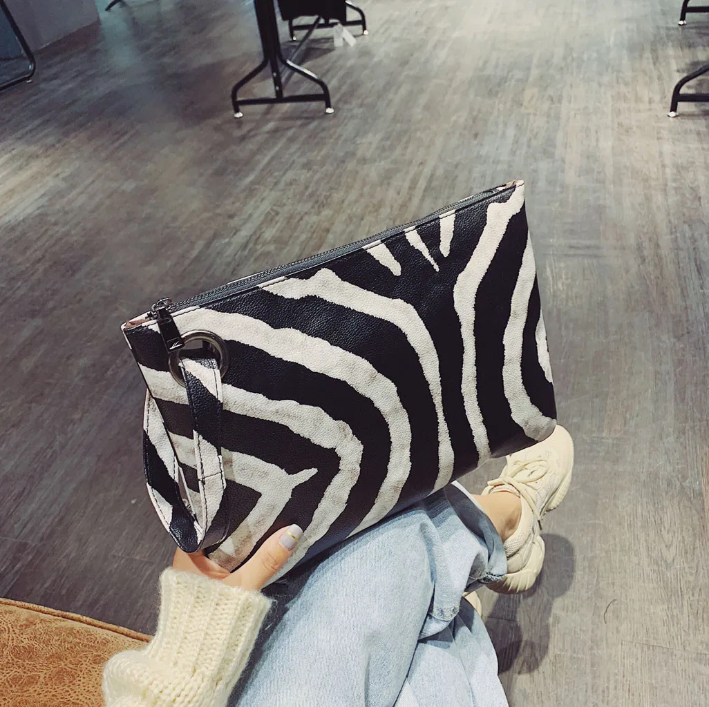 Zebra Pattern Crossbody Bag Vintage Envelope Handbag Fashion Women Leather Satchels Bags Daily Clutches Borse Da Donna
Zebra Pattern Crossbody Bag Vintage Envelope Handbag Fashion Women Leather Satchels Bags Daily Clutches Borse Da Donna