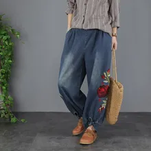 Осенние джинсы, женские свободные ретро джинсовые штаны, шаровары с карманами, повседневные джинсовые брюки с эластичной резинкой на талии с цветочной вышивкой