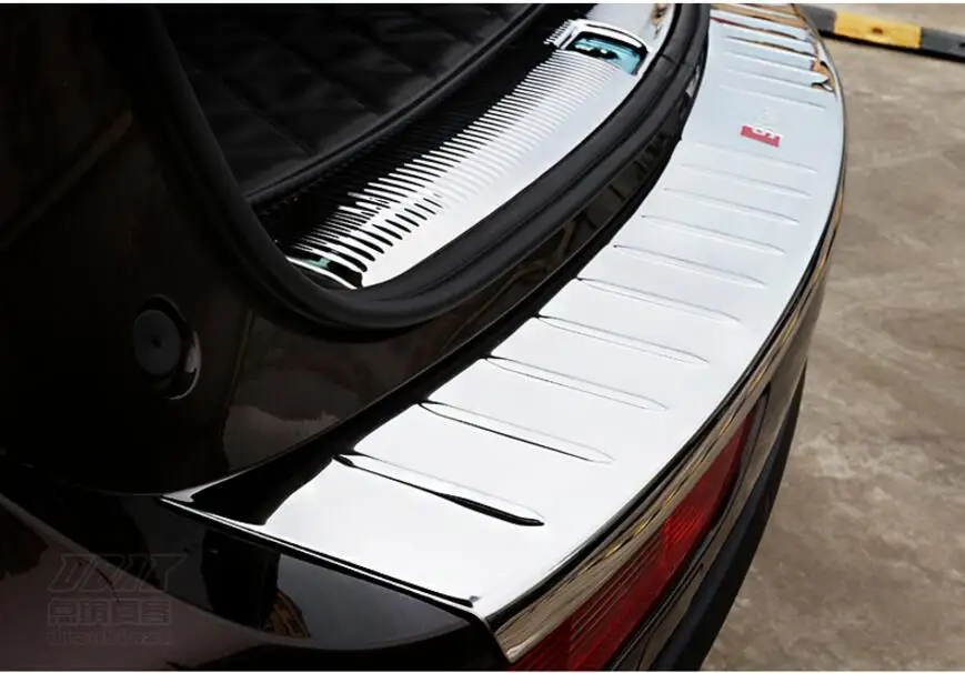 

Stainless Steel Rear Bumper outer Protector Sill Trunk Pedals Tread Plate Trim Fit For Audi Q5 2010-2018