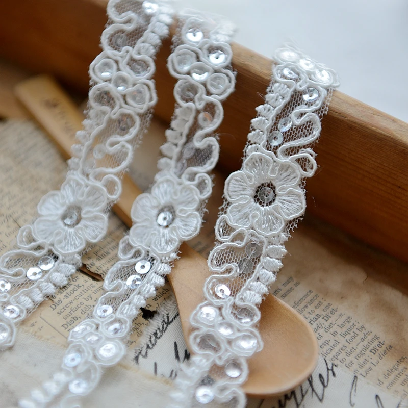 

Rice white keel manual nail bead lace wedding dress High-grade lace accessories 2.3 cm wide G256