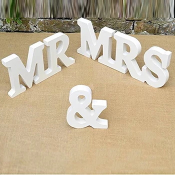 

A Set MR& MRS Wooden English Letter Decoration Wedding Supplies European Style Crafts Wedding Props White Color Home Decoration