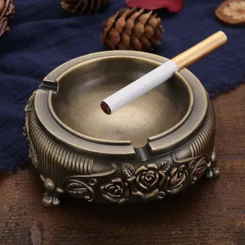 

Retro Style Mini Metal Ashtray Cigarette Smoke Butt Holder Home Office Decoration