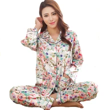 Высокое качество Для женщин пижамы набор большой Размеры Полный длиной до колен с v-образным вырезом одежда для сна дамы Springr модные цветочные M-XXL "дышащая" Пижама