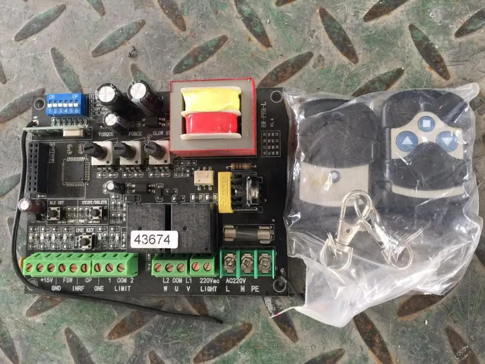 

New type AC sliding gate opener control board with 2pcs remote control
