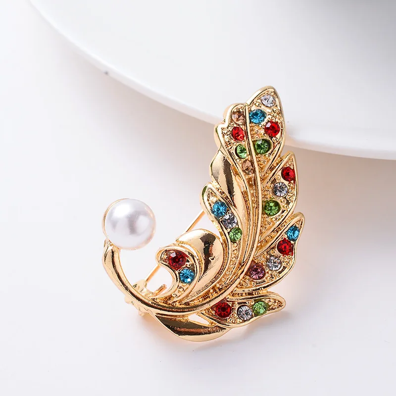 

LUBOV Colorful Crystal Stone Inlaid Golden Metal Leaf Brooch Pin Imitation Pearl Scarf Pin Elegant Women Costume Jewelry 2018