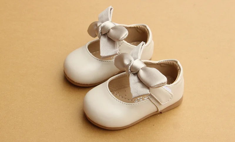 Carrinho de Bebê Recém-nascido da Menina da Criança Sapatos de Bebê Estilo Chinês Arco-nó Sapatos Berço Macio Sole Prewalker Anti-deslizamento 17 High Quality Mamãe e Bebê