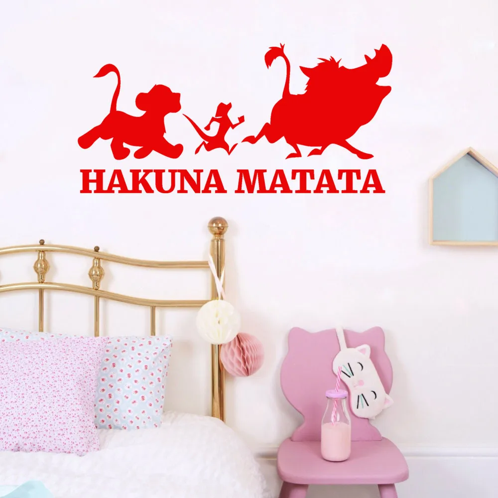 Король Лев говорящий: Hakuna Matata не беспокойтесь Цитата декоративные настенные наклейки для дома декоративные съемные виниловые наклейки на стену 18Oct - Цвет: Red