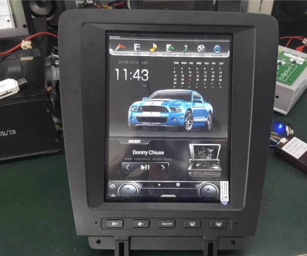 LaiQi 10 4 "четырехъядерный автомобильный DVD плеер 1280x768 Тесла стиль вертикальный