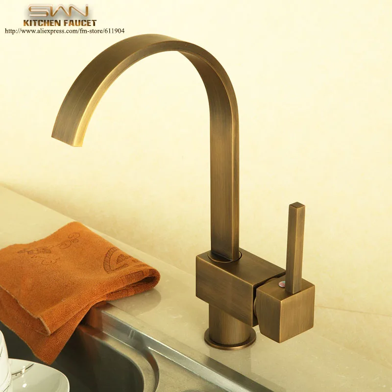 Смеситель blanco золото латунь. Кухонные краны смесители латунь. Uythner смеситель для кухни. Смеситель для кухни латунь винтаж. Kitchen faucet смеситель для кухни.