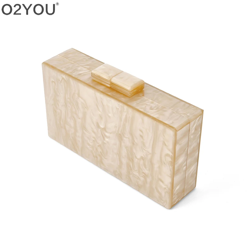 56658