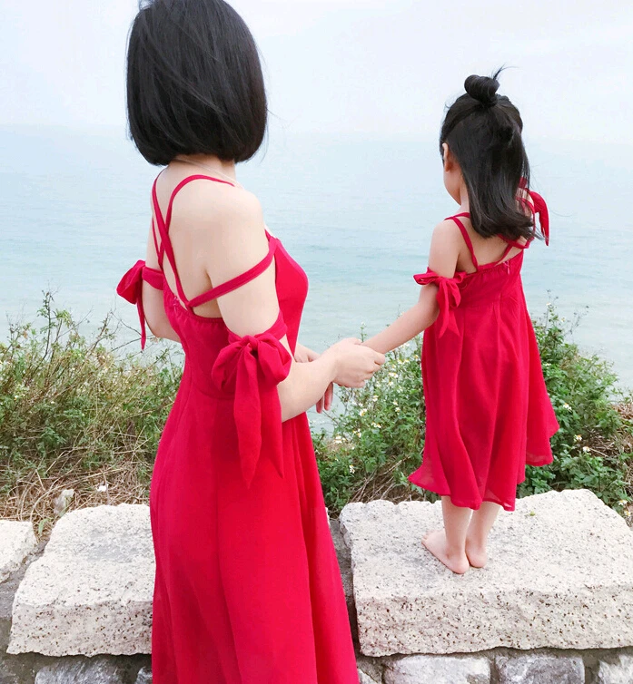 

Sexy Beach Family Set Chiffon Strap Long Mother Daughter Dress Bow Sleeve Mom and Daughter Dresses Clothes Family Clothing YE9