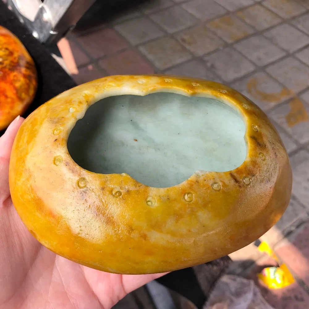 

Pure natural hetian jade carved and polished ashtray, a symbol of identity image, can be as collections and home decoration