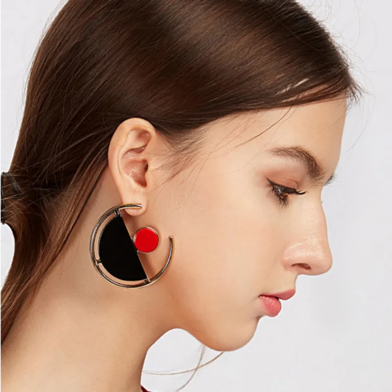 

Fashion Simple Semicircle Stud Earrings Creative Geometry Contrast New Ear Studs Resin Alloy Woman Plating Stud Earrings