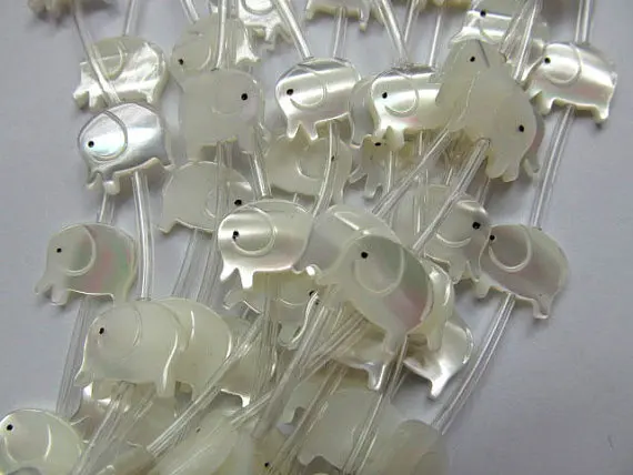 

Shell Bead 2strands 9-14mm high quality Genuine MOP Shell ,Pearl Shell Elephant Rabitte cat Dog Animals white black loose gemsto