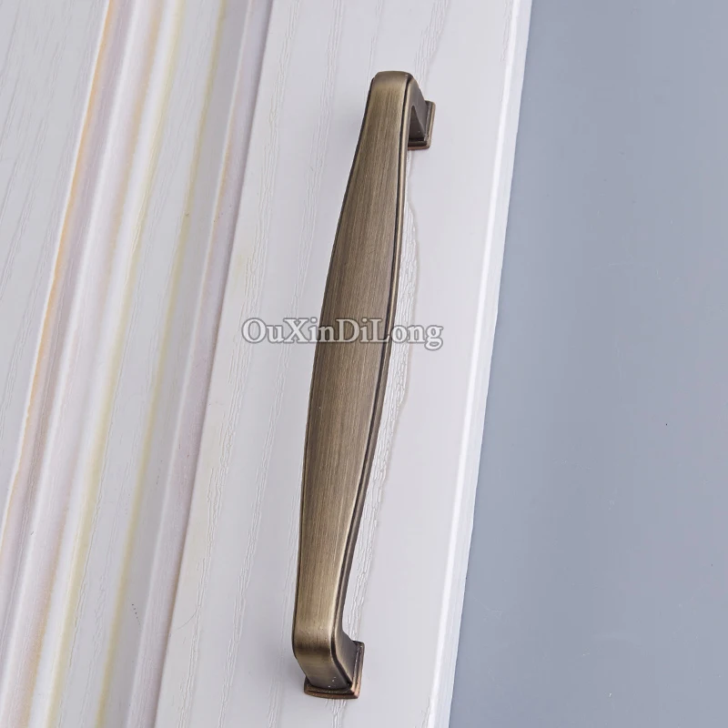 Retro Vintage 2PCS European Antique Kitchen Cabinet Pulls Handles Cupboard Wardrobe Drawer Shoe Cabinet Door Handles and Knobs Retro Vintage 2PCS European Antique Kitchen Cabinet Pulls Handles Cupboard Wardrobe Drawer Shoe Cabinet Door Handles and Knobs