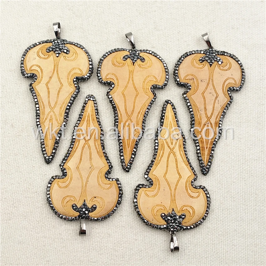 WT NP253 New Design Arrowhead Wood font b Pendant b font with Rhinestone Paved around Natural
