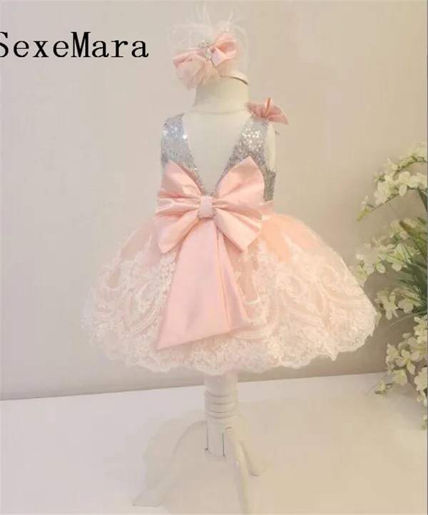 New Lovely Baby Birthday Party Gowns with Lace Appliques Sequined Bow Knee Length Flower Girl Dress For Special Occasion Vestido