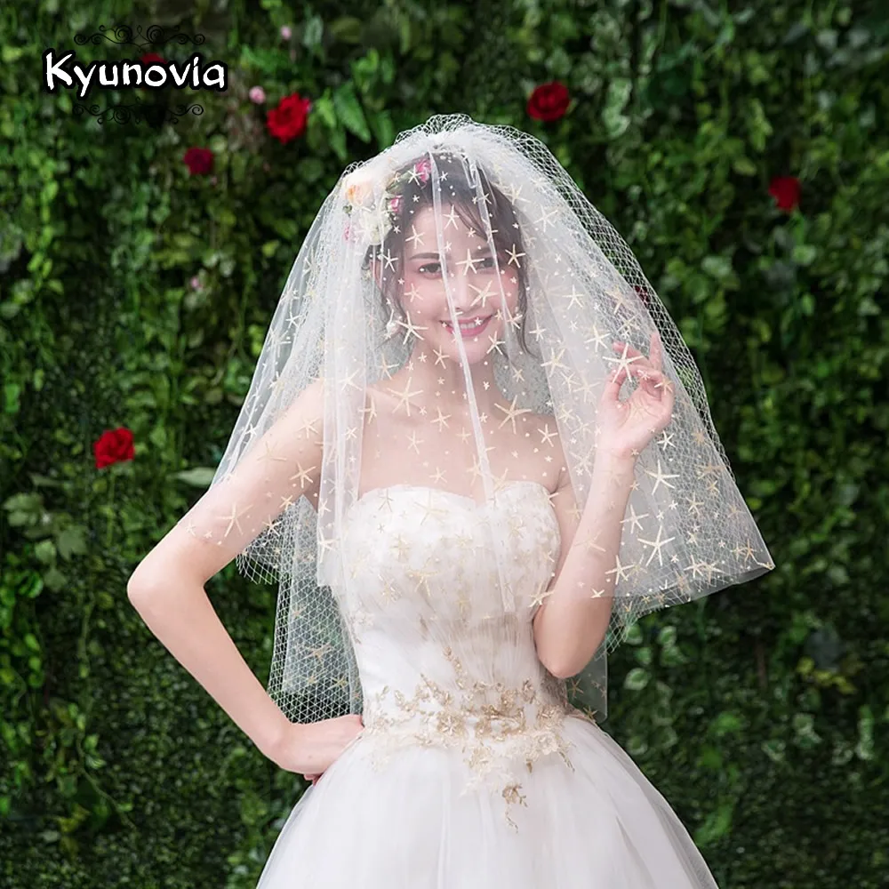

Kyunovia Witty 4 Tier Cut Edge Bridal Veil Gold Veil Bling Bling Starfish Lace Shining with Metal Comb Short Wedding Veil D125