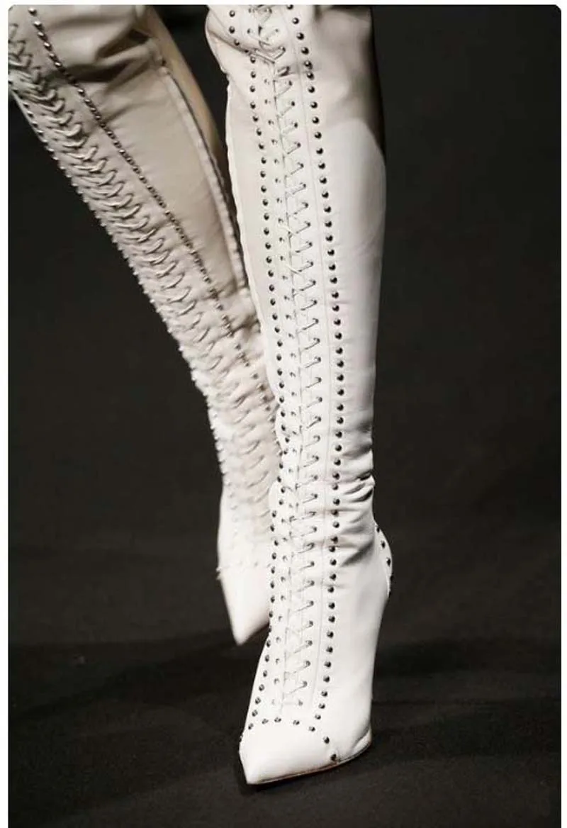 Zapatos De Mujer; ботильоны с заклепками и заклепками; пикантные Сапоги выше колена с перекрестной шнуровкой; обувь на тонком высоком каблуке; женская обувь; сезон осень-зима