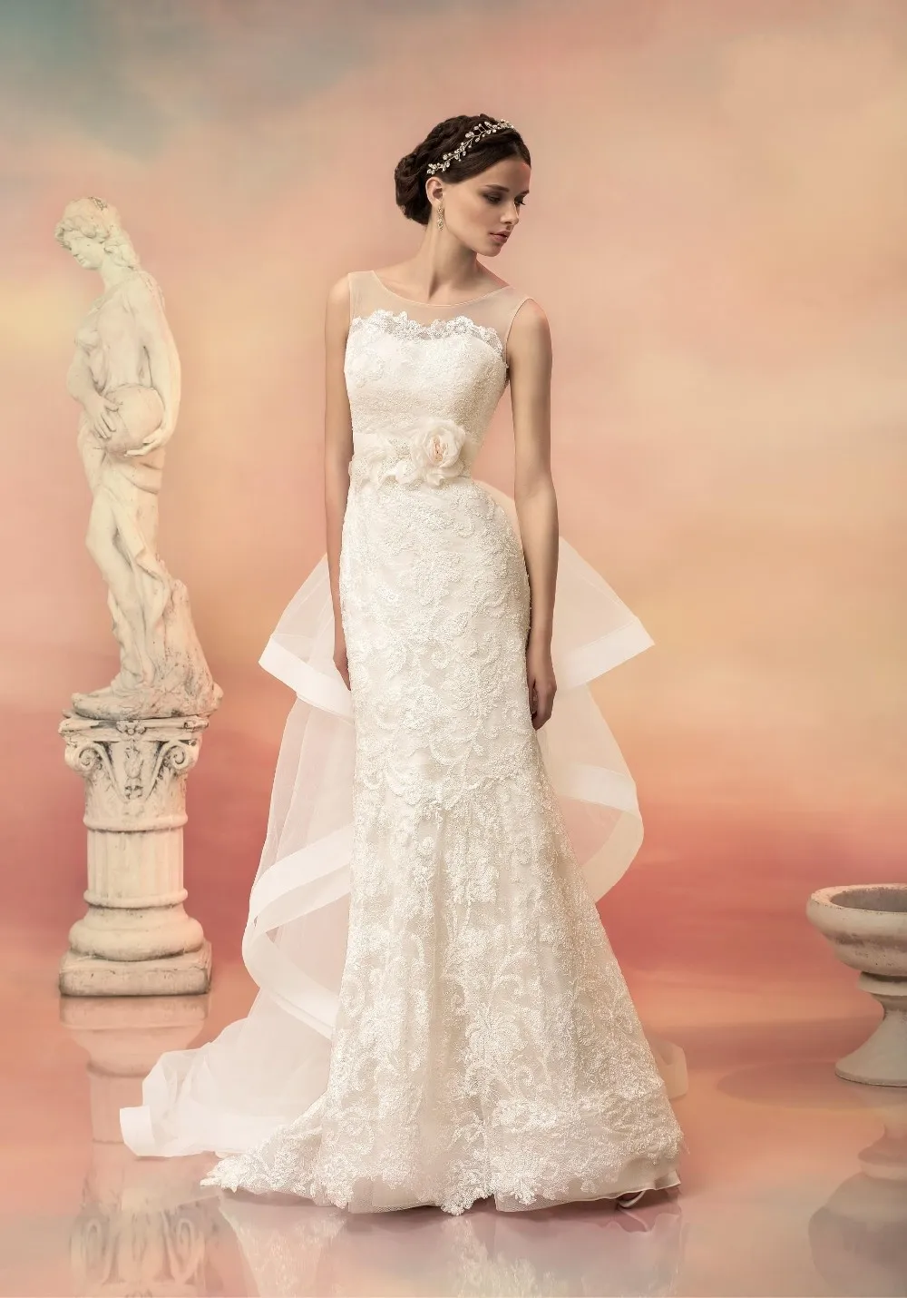 2019 Lace Wedding Dresses with Removable Train Vintage Illusion