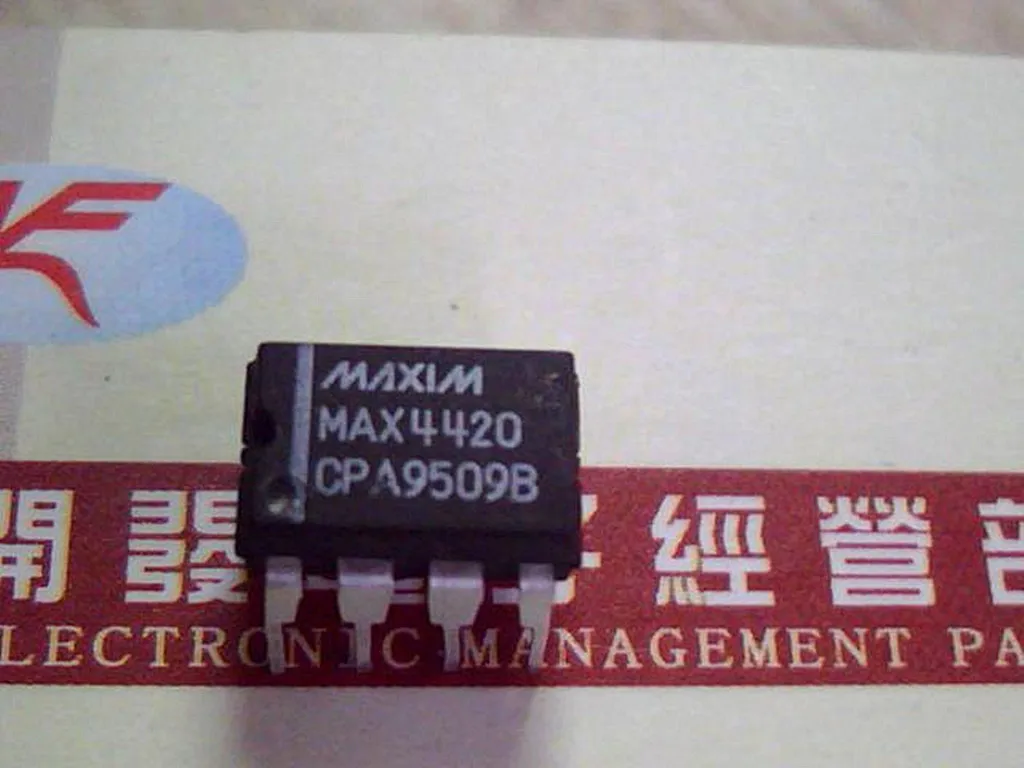 MAX4420CPA DIP8 |