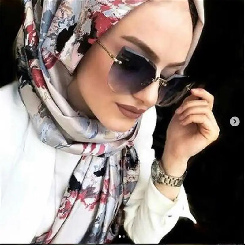 

Luxury Rimless Cat Eye Sunglasses Women Italy Brand Designer Gradient Sun Glasses For Female Oversized Shades Clear Eyewear