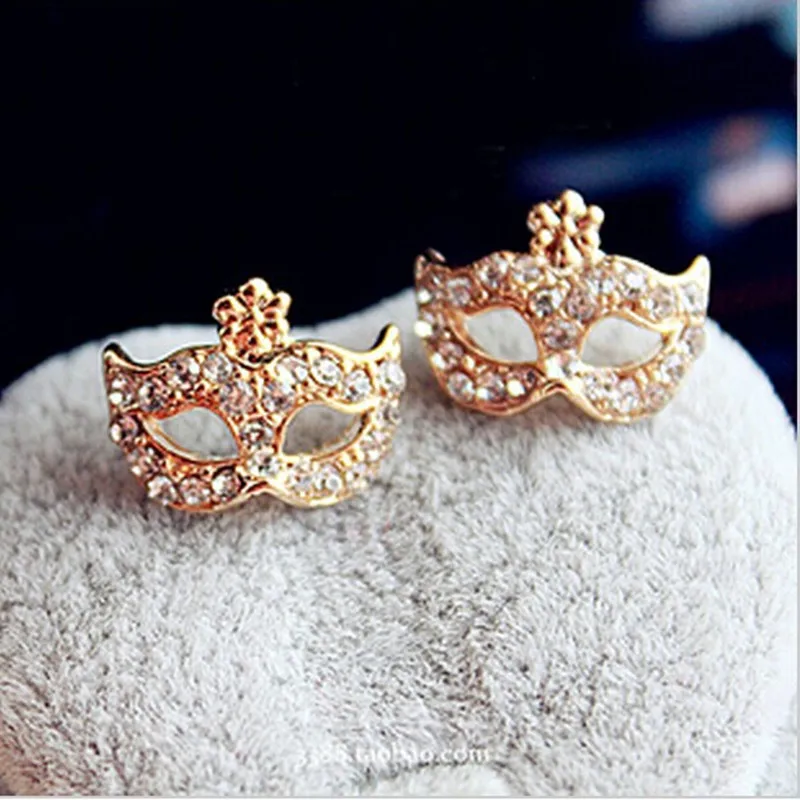 

Full Rhinestones Magic Mask Stud Earrings Stylish Earrings for women 4ED23