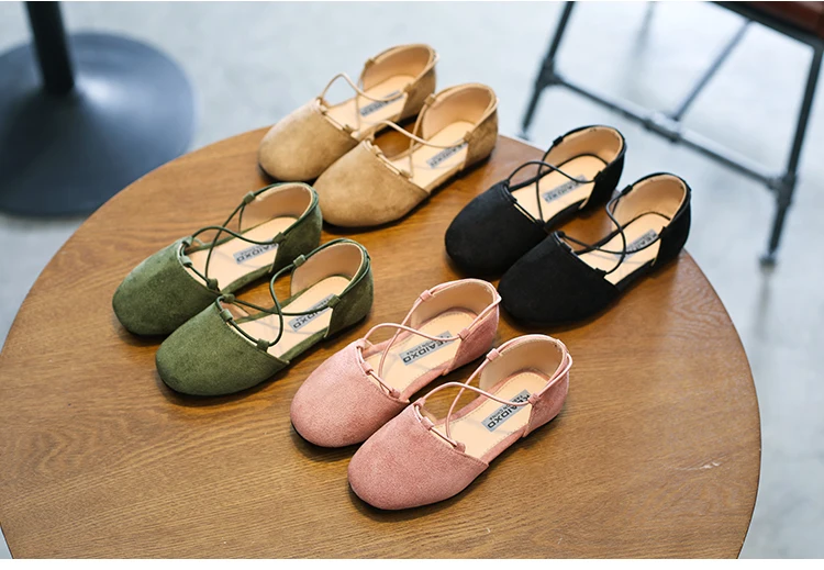 Новинка 2017 года сезон весна лето тонкие туфли из бархата в Корейском стиле обувь