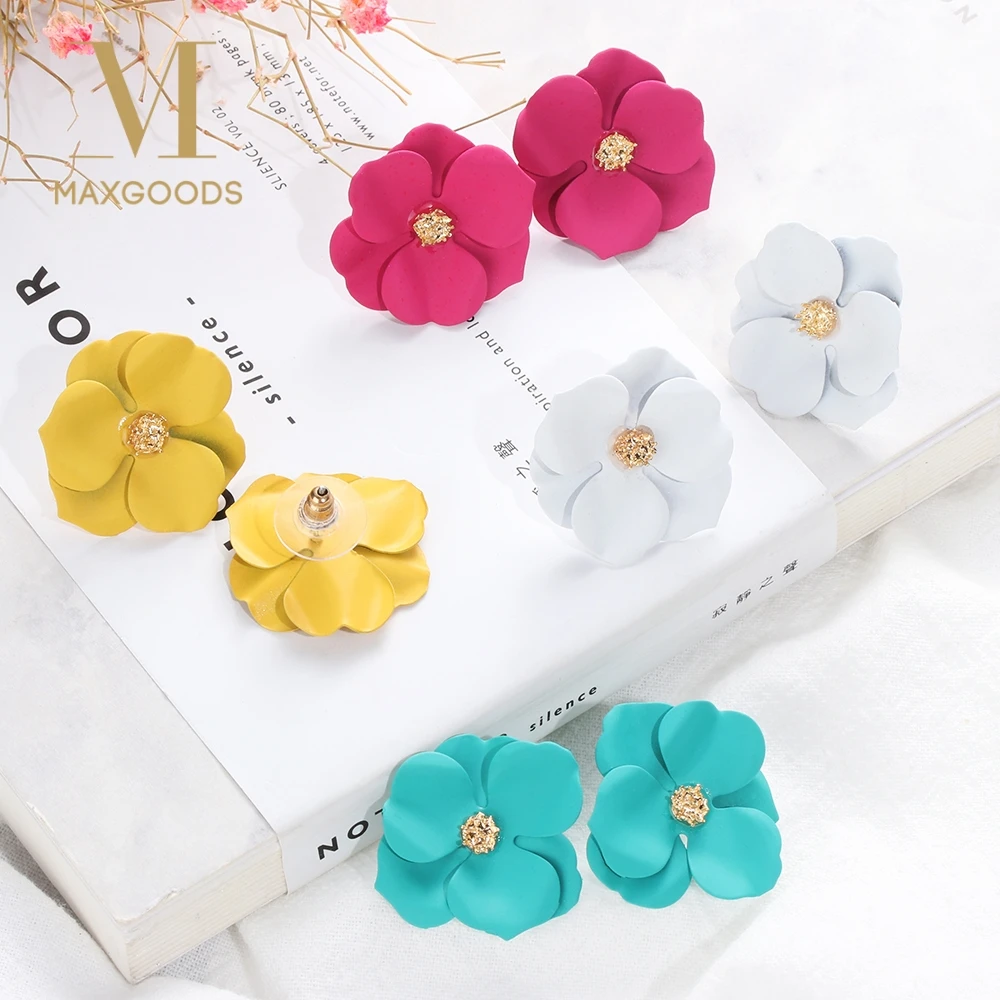 

Charm Plant Metal Women Stud Earrings Korea Sweet Paint Metal Alloy Flower Earrings for Women Girls Simple Jewelry Gift