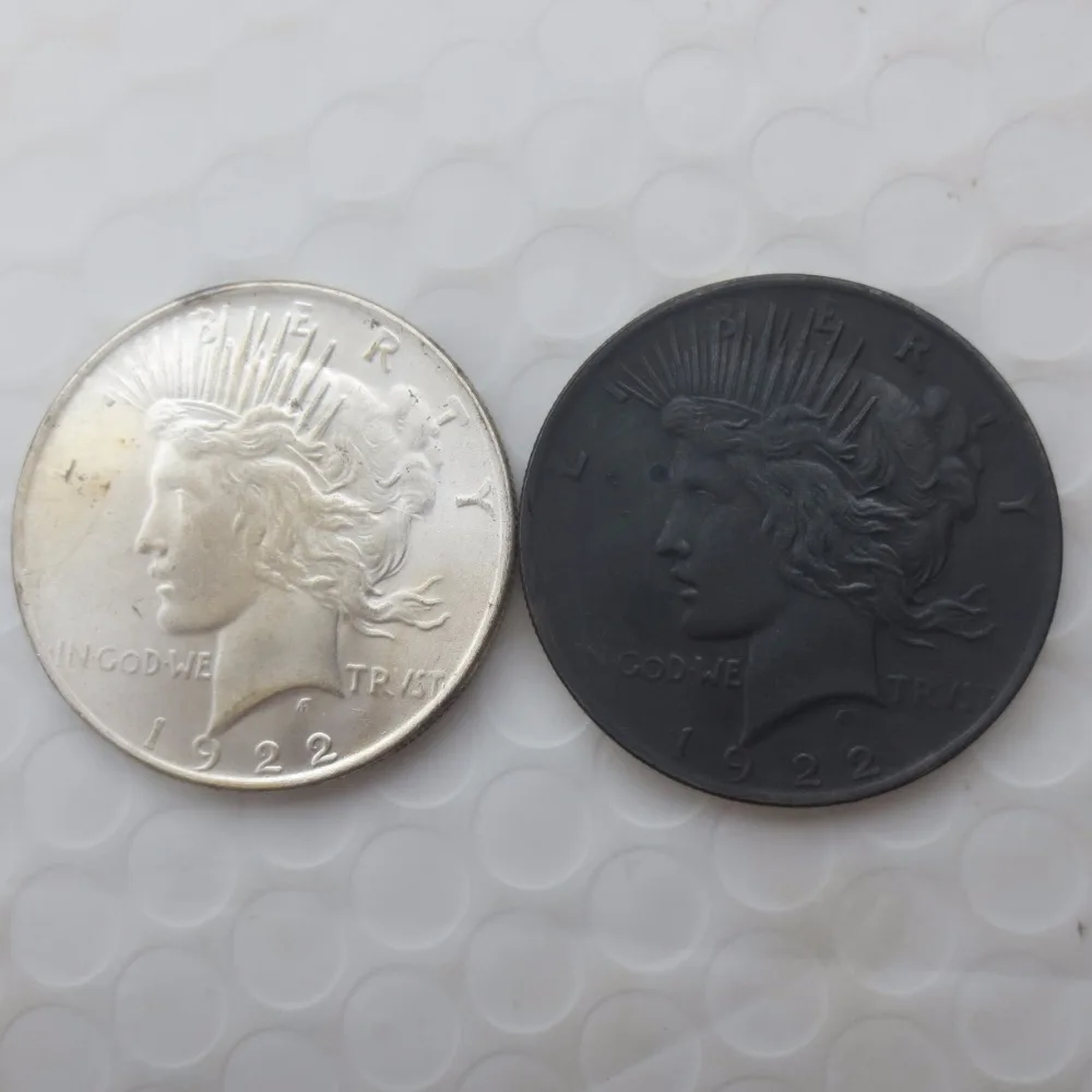 

Batman Dark Knight Harvey's Two Face (Black and White) Coin 1922 Copy Coin