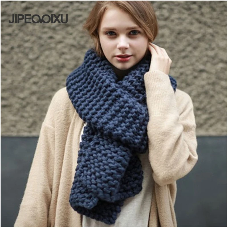 Модные шарфы 2022. Вязание модного шарфа. Вязаные шарфы. Шарфы женские вязаные. Шарф верена.