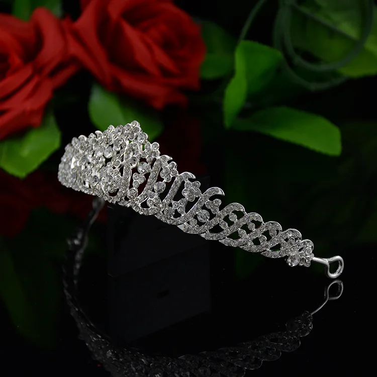 Удивительная 2019 Bling свадебное платье корона на голову, дешевые аксессуары, украшенные искусственными камнями; церковь украшение для головы