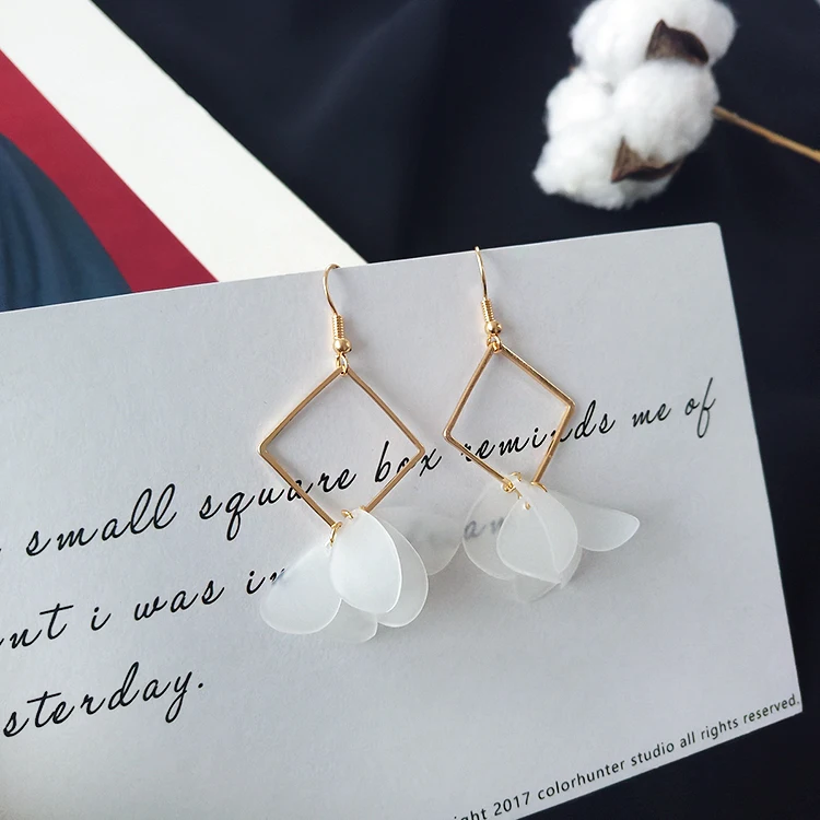 

Bilandi new petals pendant earrings of female fashion popular female geometrical earring flower accessories