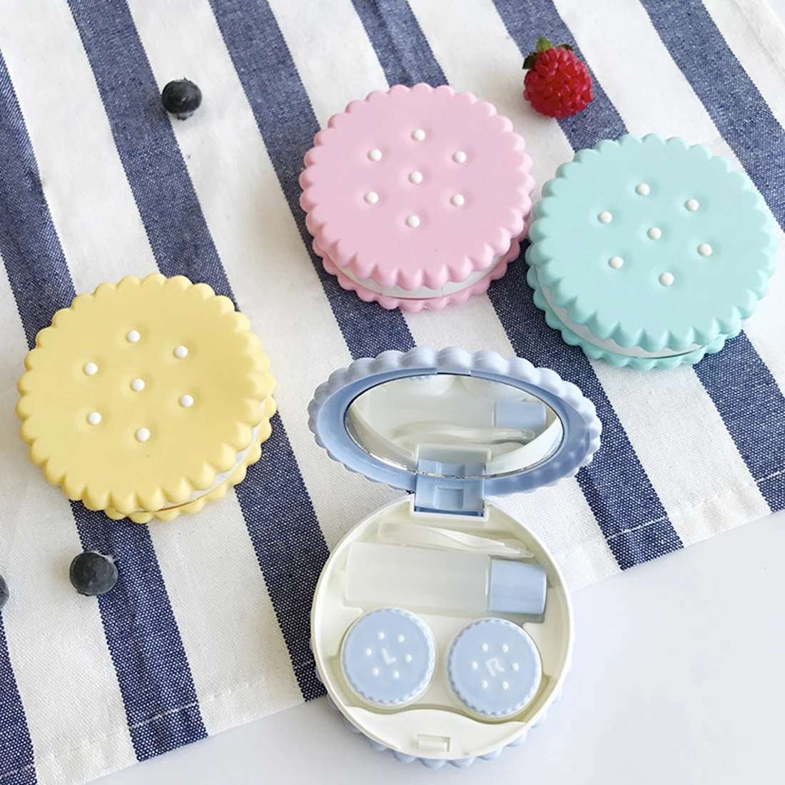 

Lovely Special Cookies Shape Lens Case Mini Travel Cartoon Contact Lens Portable Pocket Case Box Container Travel Kit Holder