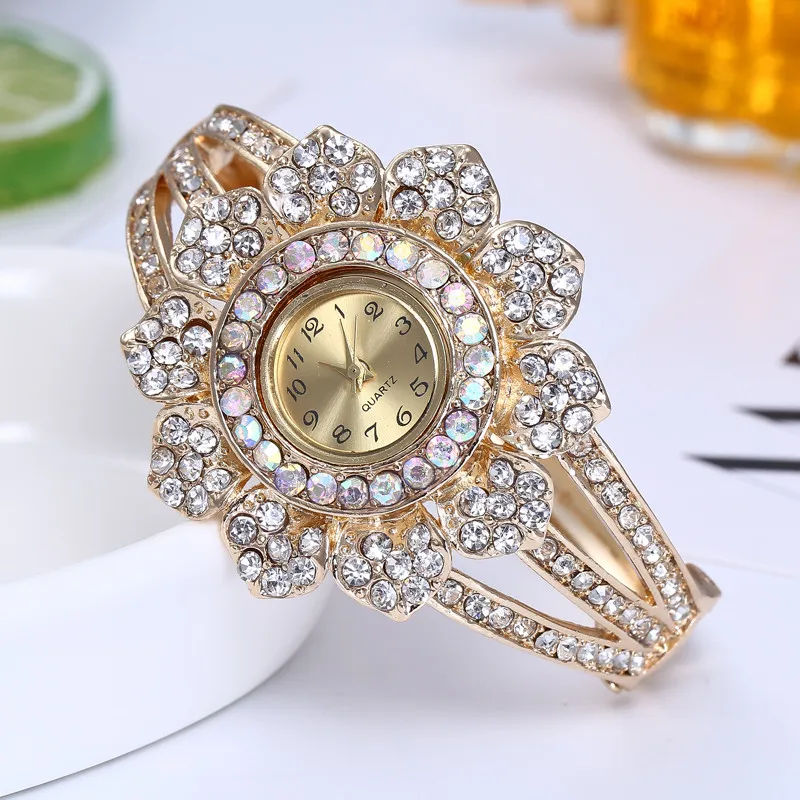 Женские круглые часы с бриллиантовым браслетом, аналоговые кварцевые наручные часы с механизмом, женские часы