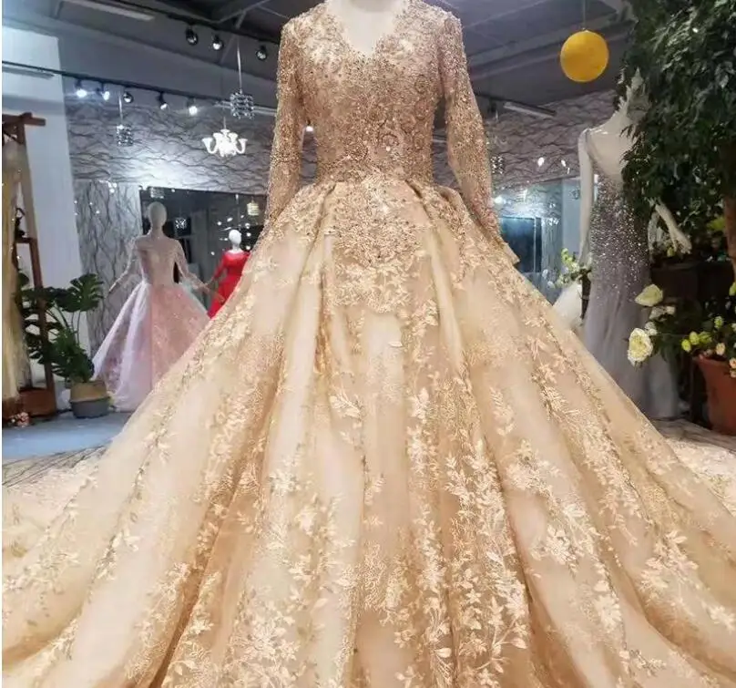 Рисунок 5 - Кружевное свадебное платье цвета шампанского