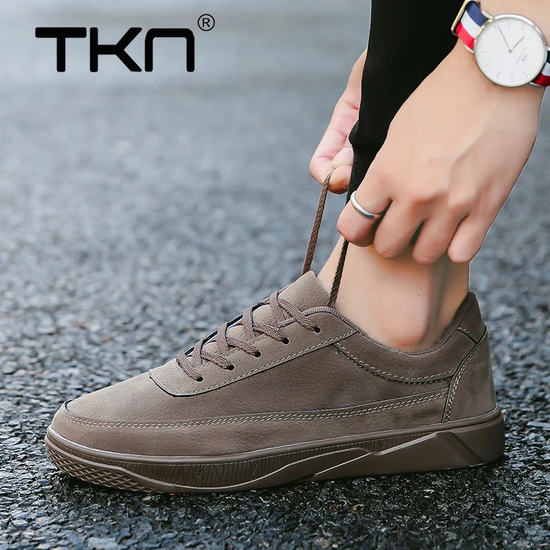 

TKN 2019 Men Walking Shoes Suede Lace Up Sport Shoes Man Outdoor Jogging Athletic Shoes Casual Comfortable Men Sneakers 1101