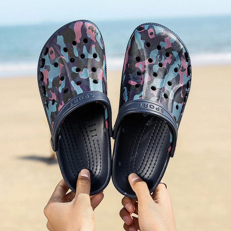 

Men Sandals 2019 Crok Adulto Clogs Crocse Crocks shoes EVA Sandalias Summer Beach Shoes Slippers Cholas hombre Bayaband Croc