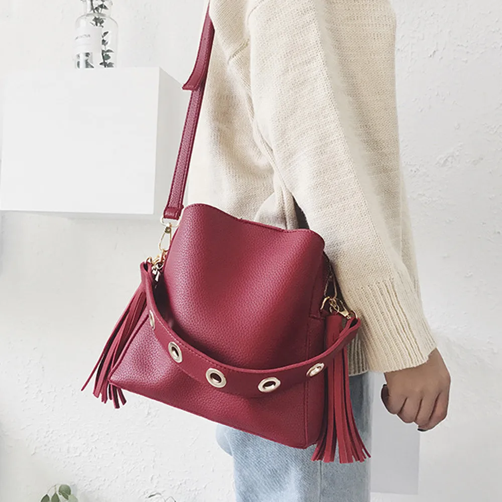 

Message Bag 2019 Women Retro Bucket Bags Tassel PU Solid Shoulder Simple Black Messenger Bags Soft Bolsa Feminina